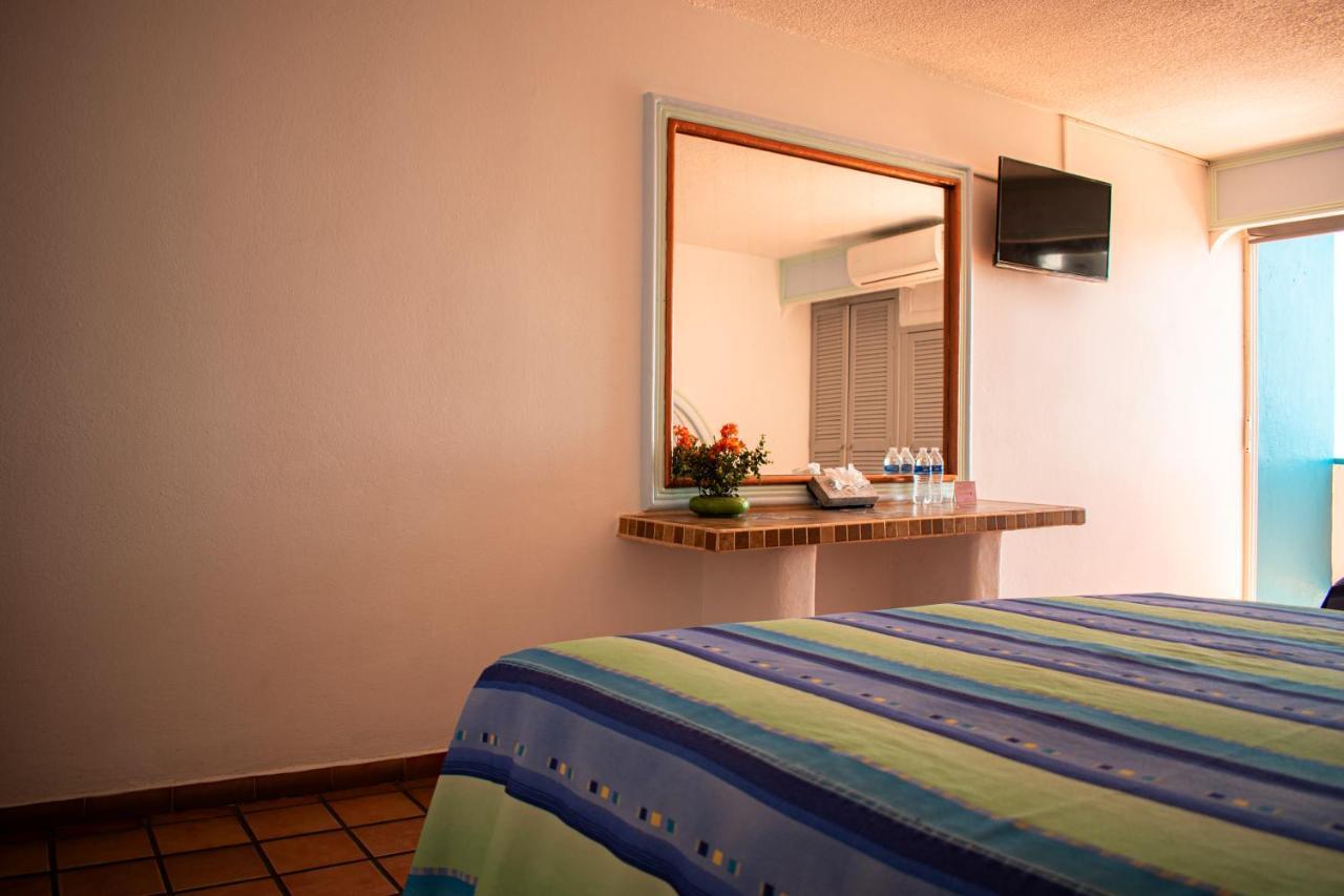 Hotel Caracoles Manzanillo Exterior photo